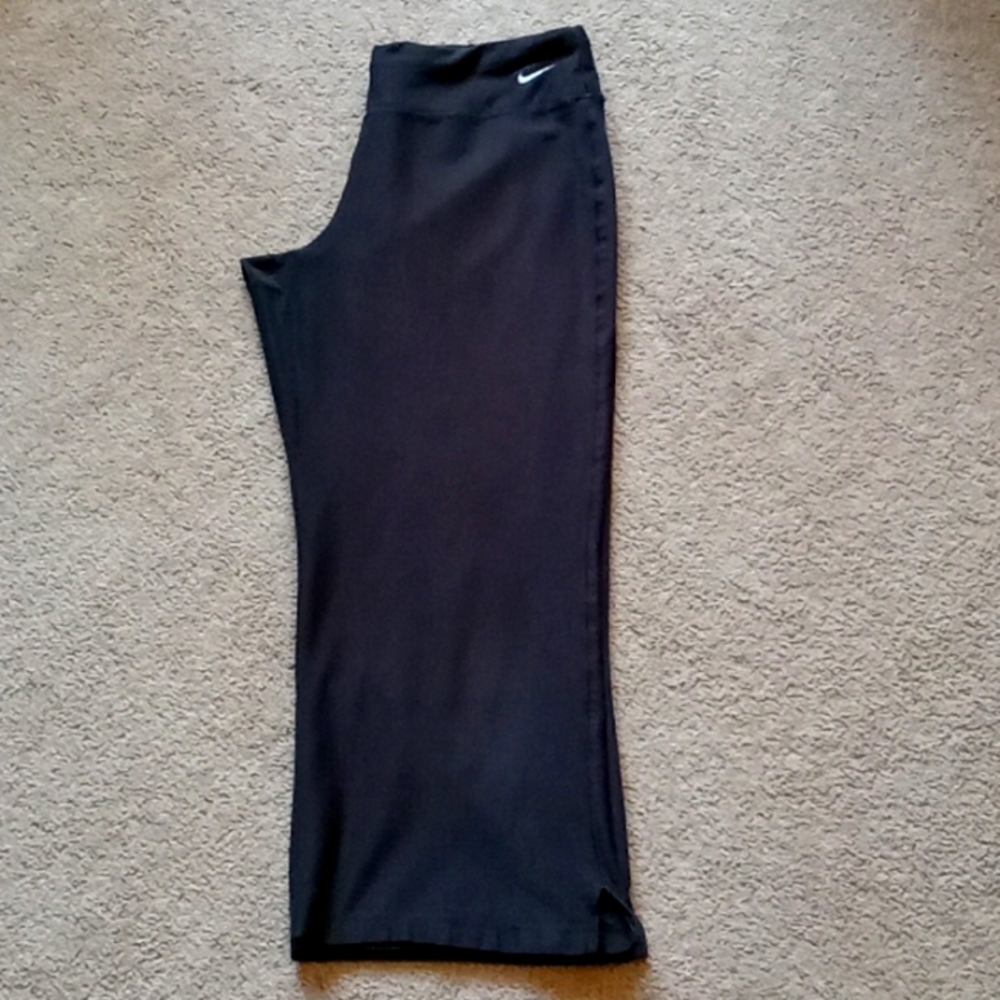 Nike Fit Dry black athletic Capris size lg 12-14